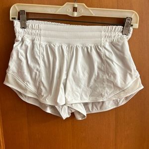 White lululemon hotty hot shorts 2.5